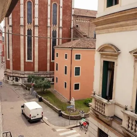 Palladian Penthouse Apartman *